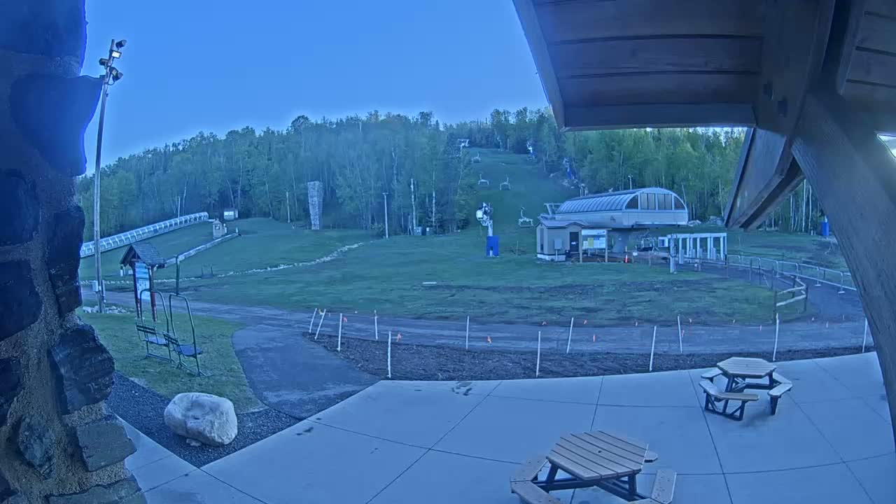 Giants Ridge Main Square, Ski Slopes & Cable Car Live Cam - Biwabik, Saint Louis, Minnesota, USA