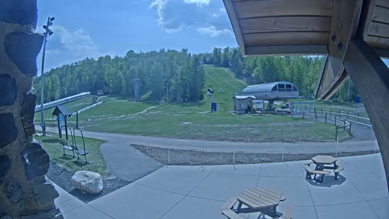 Giants Ridge Main Square, Ski Slopes & Cable Car Live Cam - Biwabik, Saint Louis, Minnesota, USA