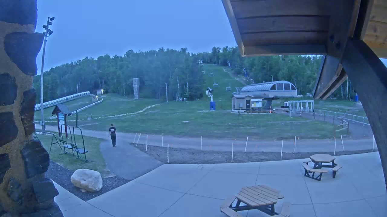 Giants Ridge Main Square, Ski Slopes & Cable Car Live Cam - Biwabik, Saint Louis, Minnesota, USA