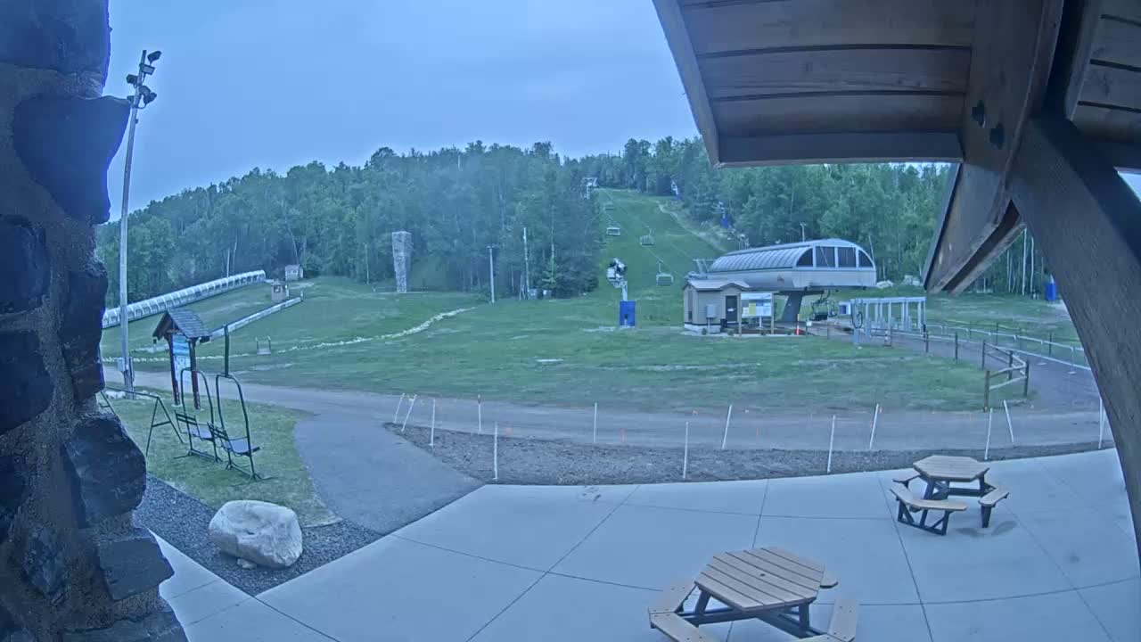 Giants Ridge Main Square, Ski Slopes & Cable Car Live Cam - Biwabik, Saint Louis, Minnesota, USA