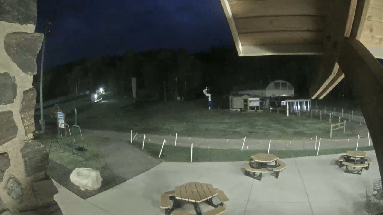 Giants Ridge Main Square, Ski Slopes & Cable Car Live Cam - Biwabik, Saint Louis, Minnesota, USA