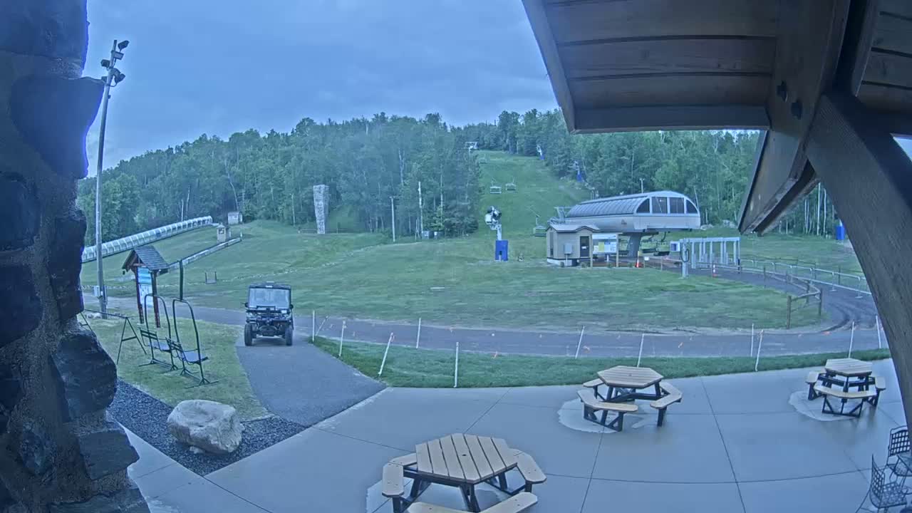 Giants Ridge Main Square, Ski Slopes & Cable Car Live Cam - Biwabik, Saint Louis, Minnesota, USA