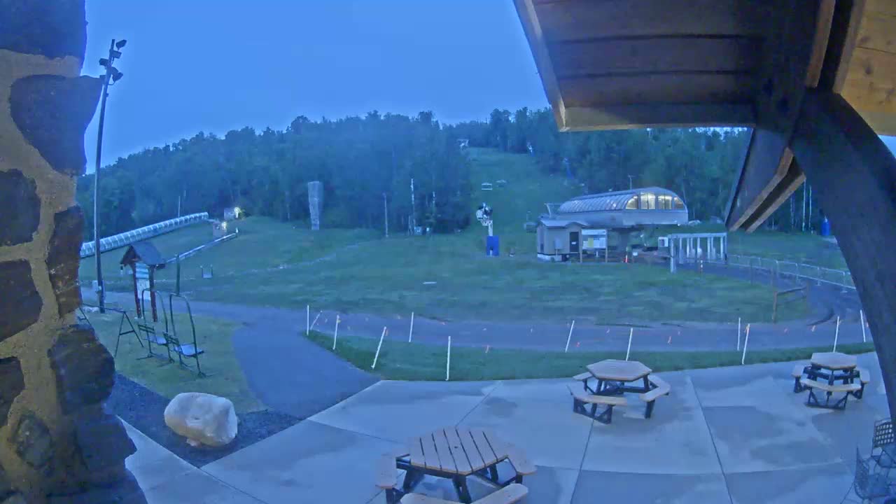 Giants Ridge Main Square, Ski Slopes & Cable Car Live Cam - Biwabik, Saint Louis, Minnesota, USA
