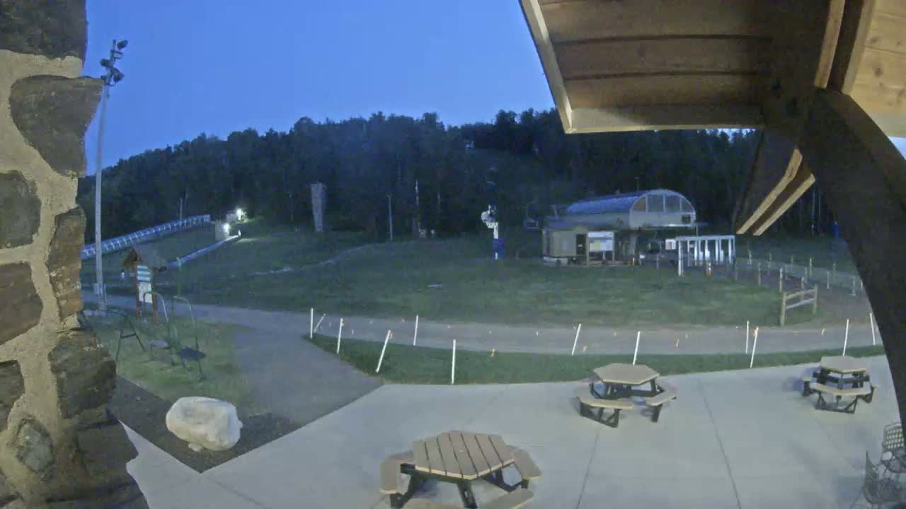 Giants Ridge Main Square, Ski Slopes & Cable Car Live Cam - Biwabik, Saint Louis, Minnesota, USA