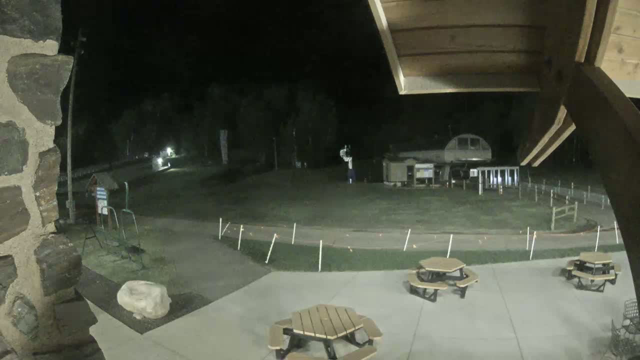 Giants Ridge Main Square, Ski Slopes & Cable Car Live Cam - Biwabik, Saint Louis, Minnesota, USA