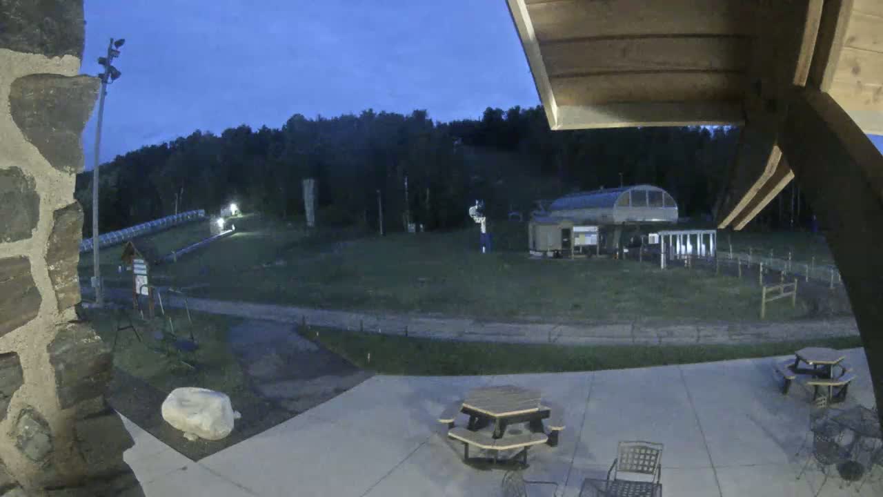 Giants Ridge Main Square, Ski Slopes & Cable Car Live Cam - Biwabik, Saint Louis, Minnesota, USA