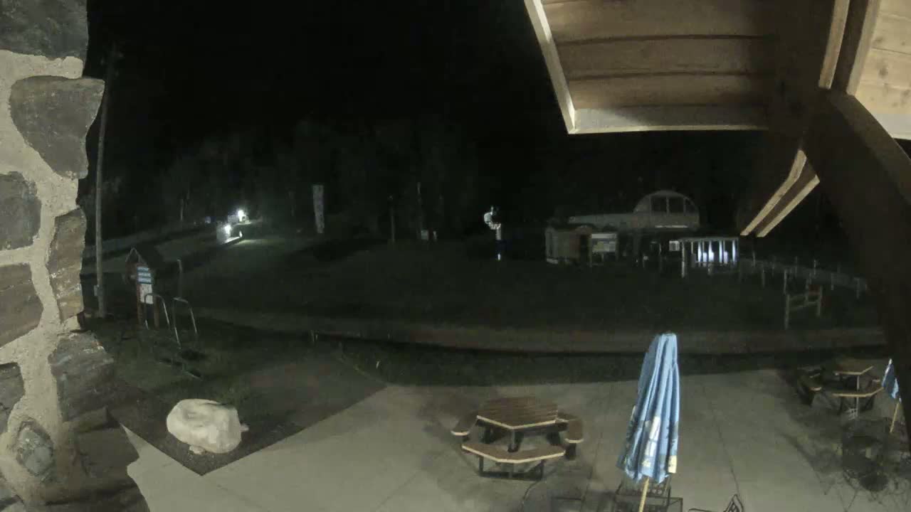 Giants Ridge Main Square, Ski Slopes & Cable Car Live Cam - Biwabik, Saint Louis, Minnesota, USA