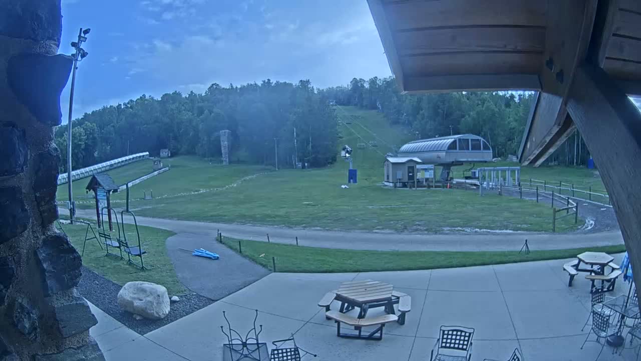 Giants Ridge Main Square, Ski Slopes & Cable Car Live Cam - Biwabik, Saint Louis, Minnesota, USA