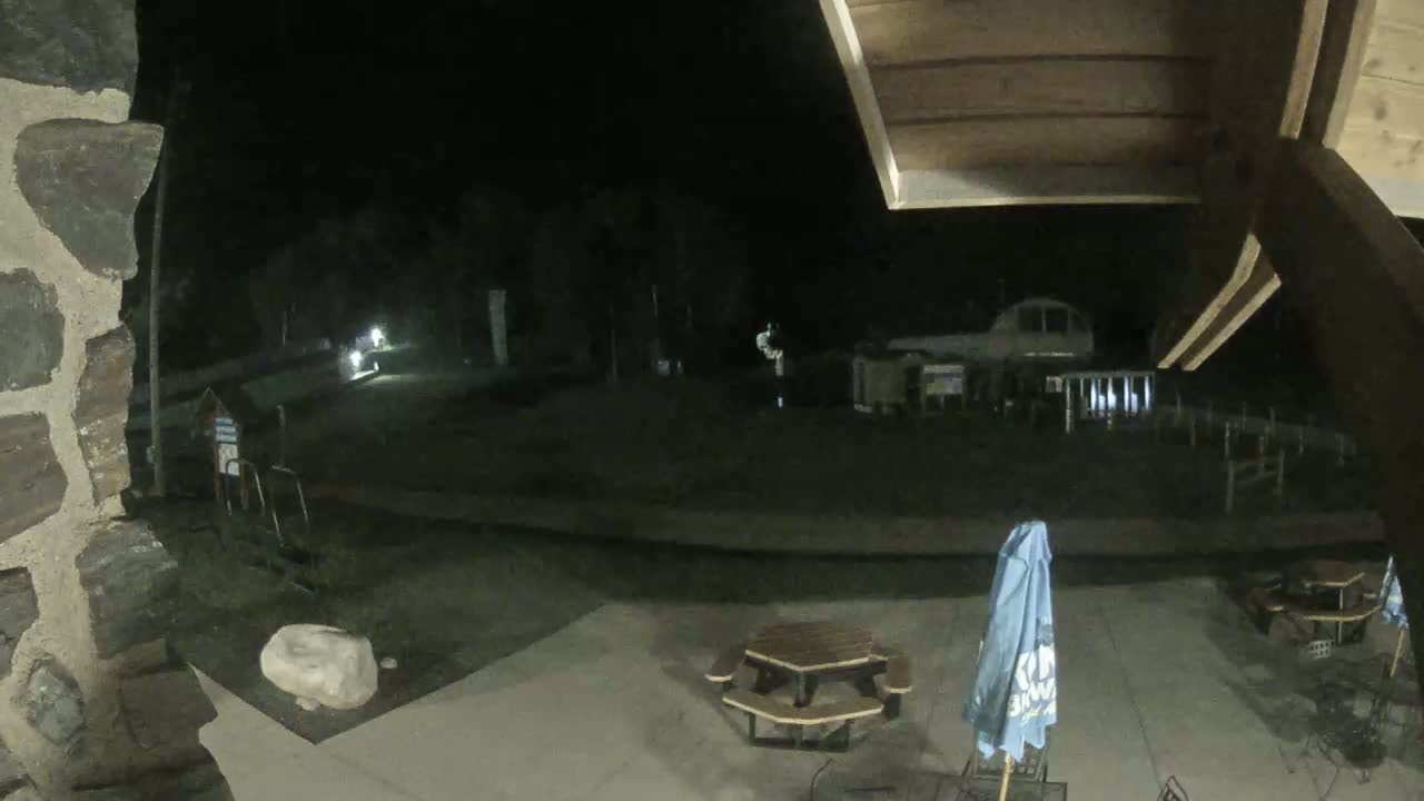 Giants Ridge Main Square, Ski Slopes & Cable Car Live Cam - Biwabik, Saint Louis, Minnesota, USA