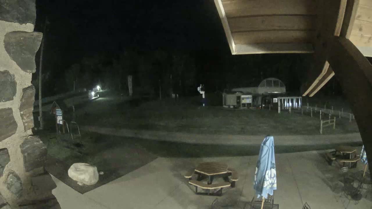 Giants Ridge Main Square, Ski Slopes & Cable Car Live Cam - Biwabik, Saint Louis, Minnesota, USA