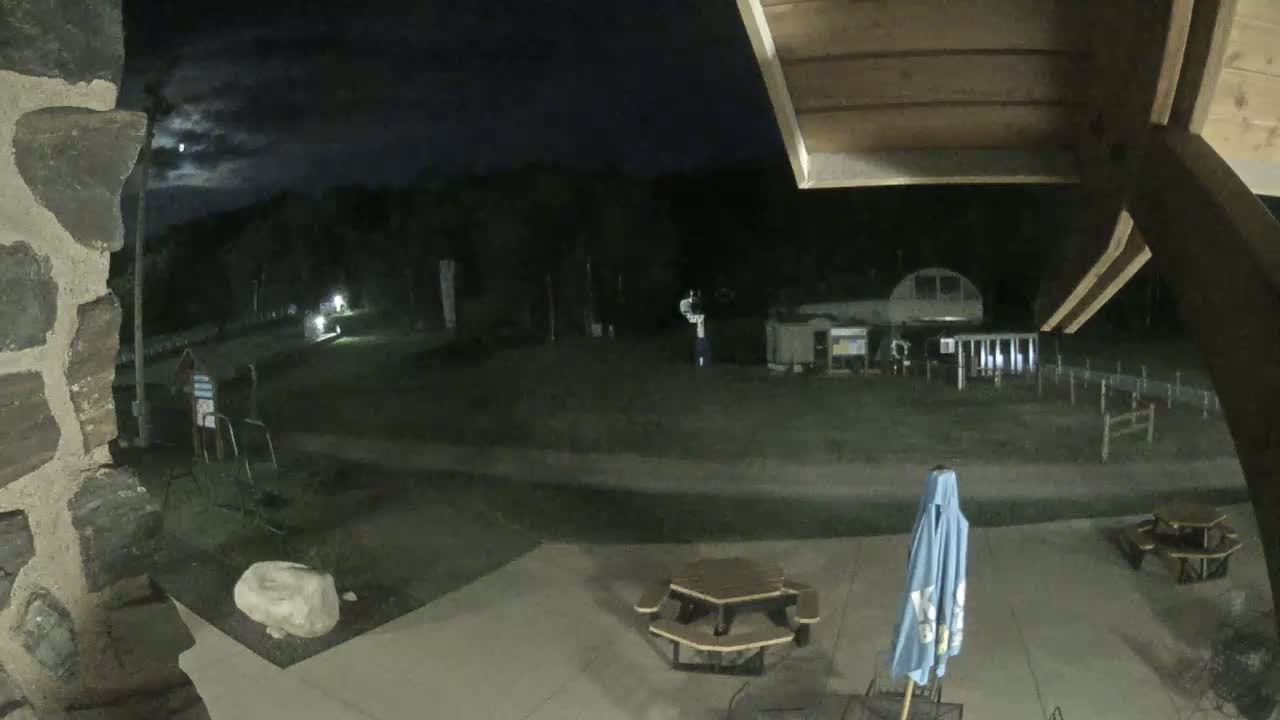 Giants Ridge Main Square, Ski Slopes & Cable Car Live Cam - Biwabik, Saint Louis, Minnesota, USA