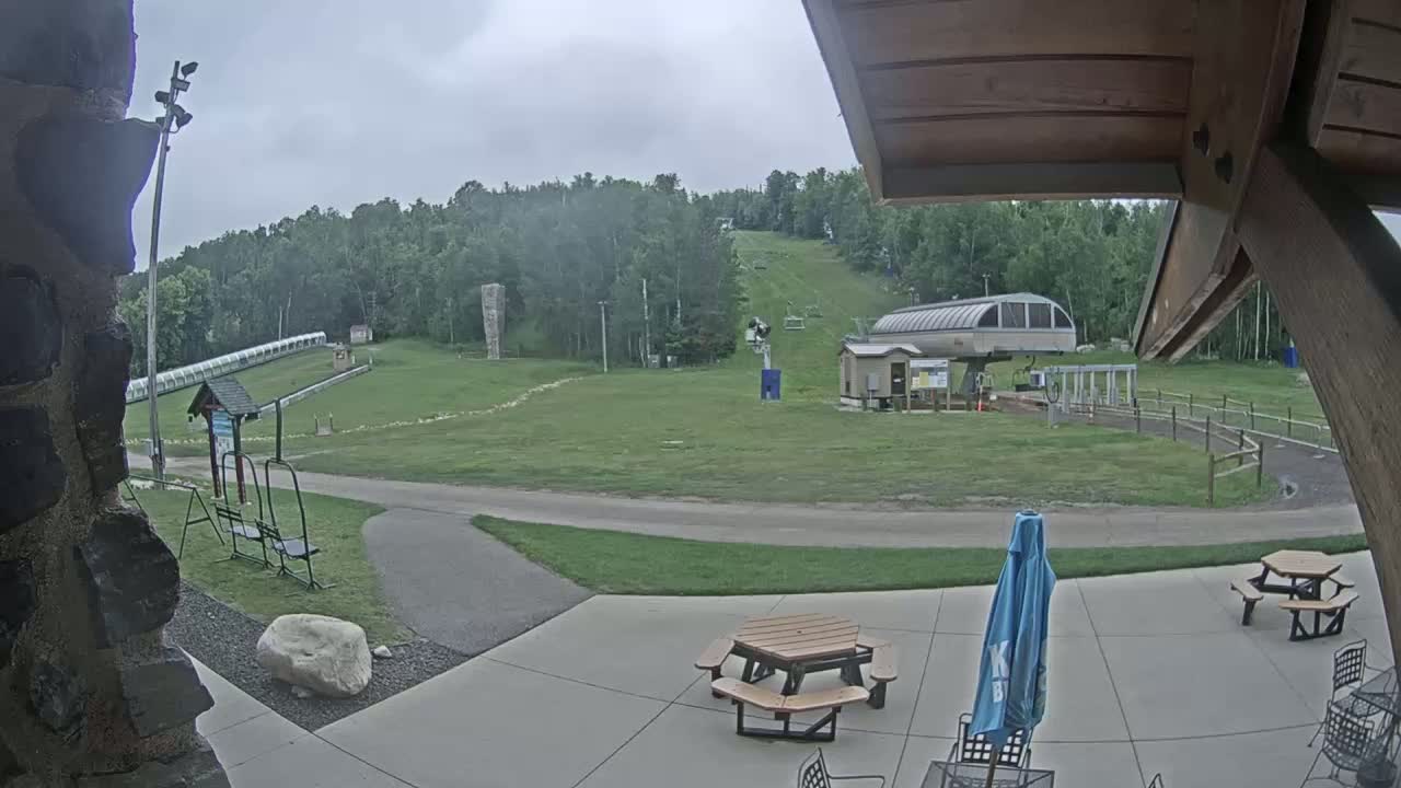 Giants Ridge Main Square, Ski Slopes & Cable Car Live Cam - Biwabik, Saint Louis, Minnesota, USA