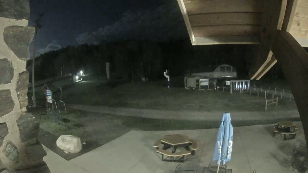 Giants Ridge Main Square, Ski Slopes & Cable Car Live Cam - Biwabik, Saint Louis, Minnesota, USA