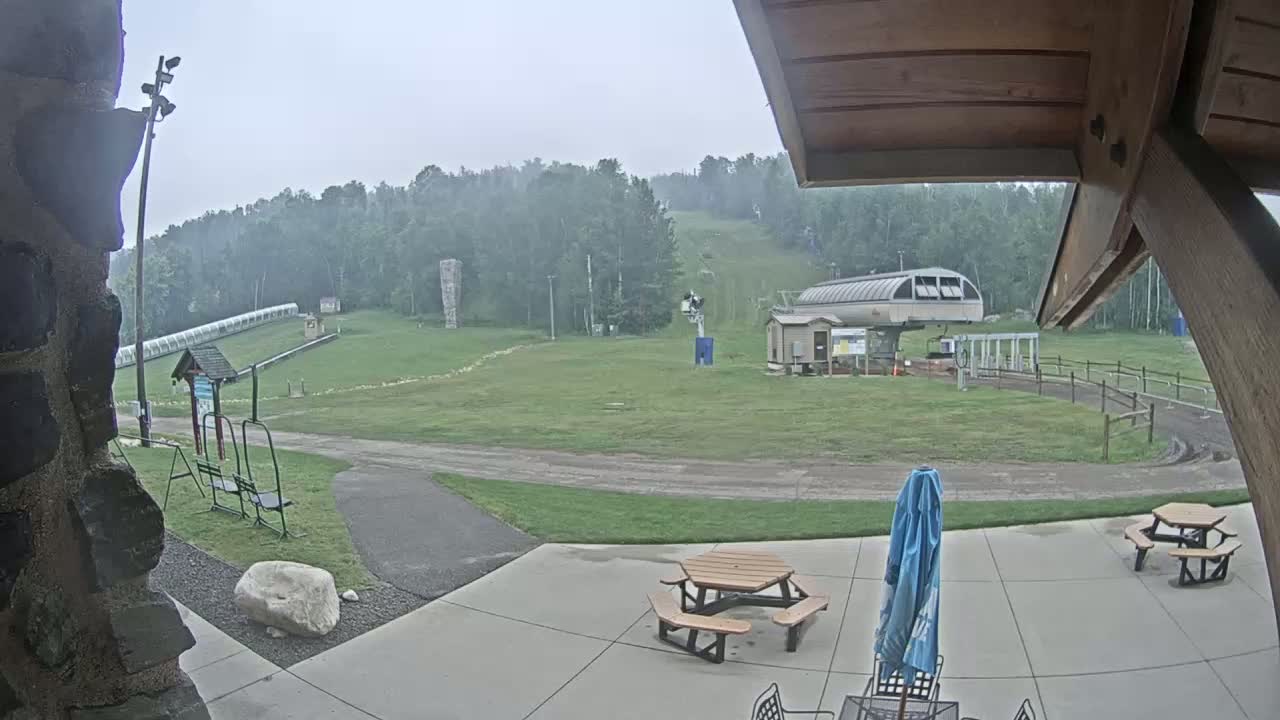 Giants Ridge Main Square, Ski Slopes & Cable Car Live Cam - Biwabik, Saint Louis, Minnesota, USA