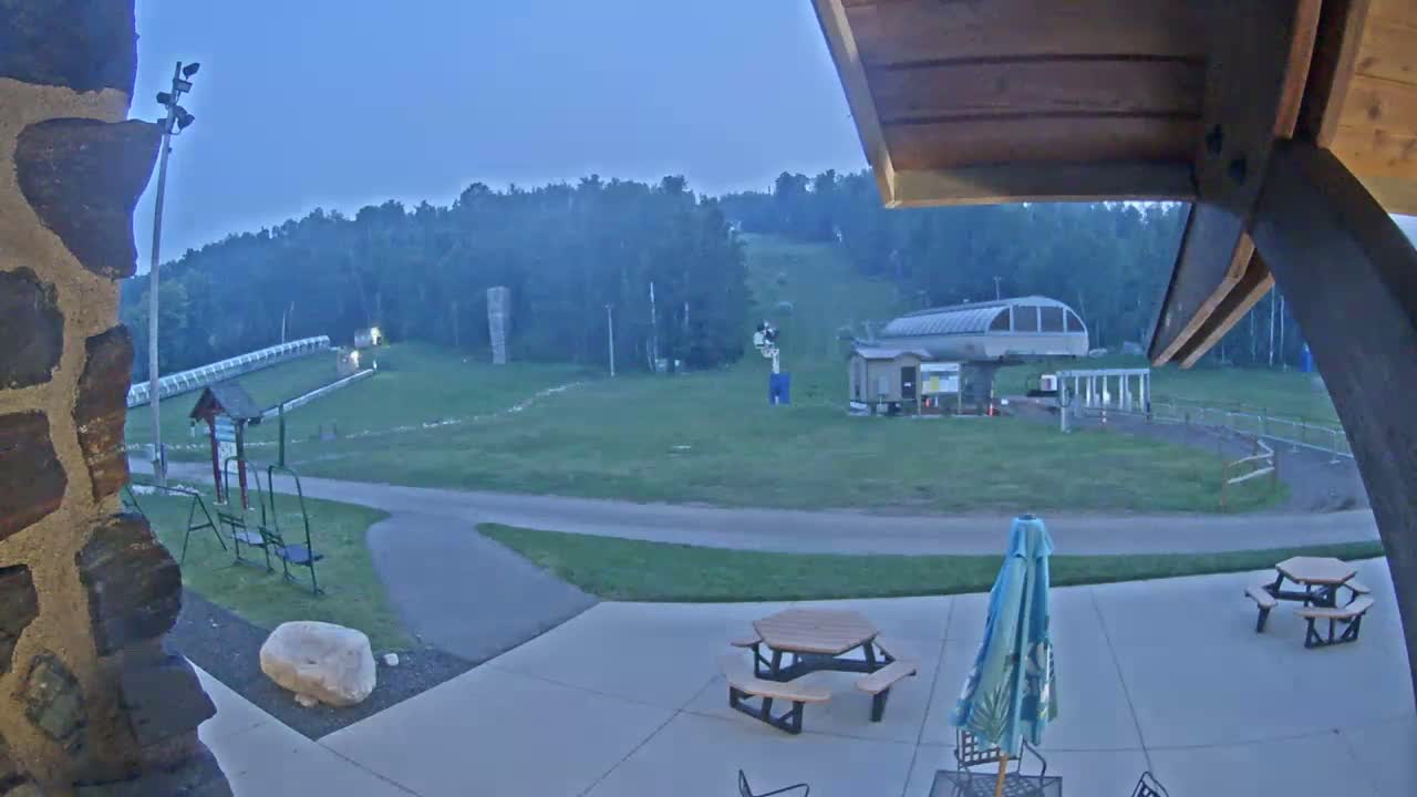 Giants Ridge Main Square, Ski Slopes & Cable Car Live Cam - Biwabik, Saint Louis, Minnesota, USA