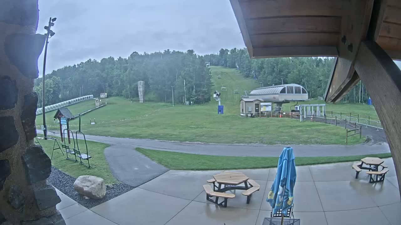 Giants Ridge Main Square, Ski Slopes & Cable Car Live Cam - Biwabik, Saint Louis, Minnesota, USA