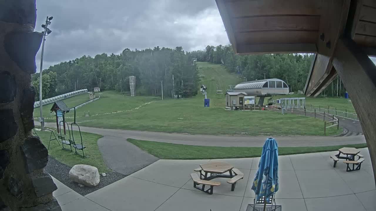 Giants Ridge Main Square, Ski Slopes & Cable Car Live Cam - Biwabik, Saint Louis, Minnesota, USA