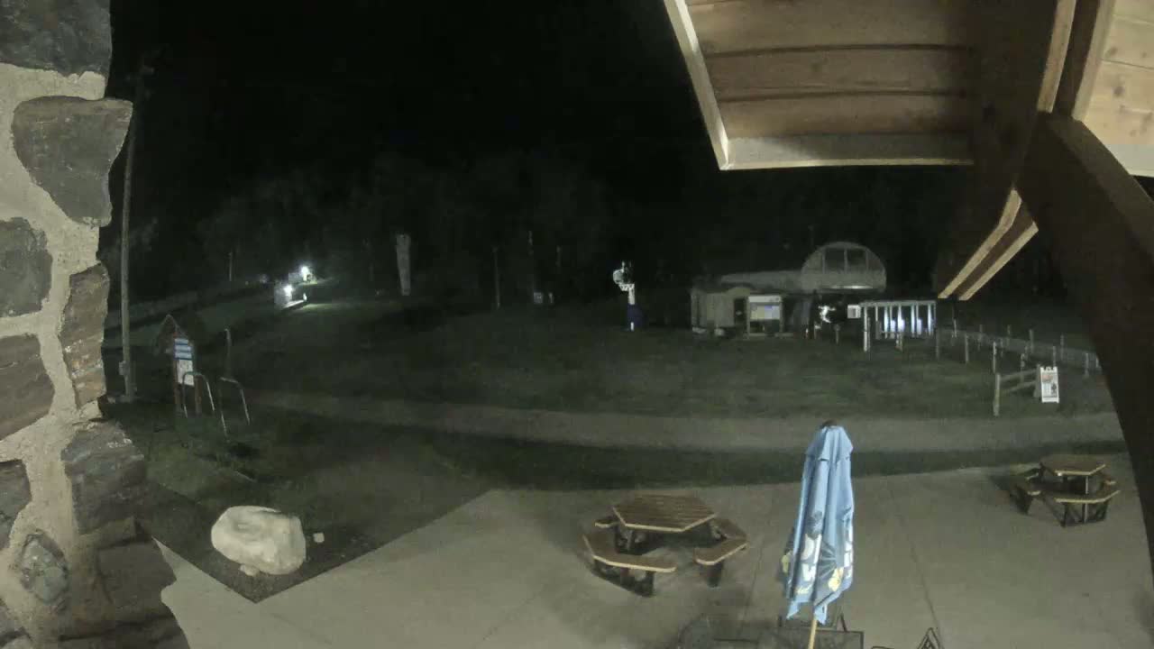 Giants Ridge Main Square, Ski Slopes & Cable Car Live Cam - Biwabik, Saint Louis, Minnesota, USA