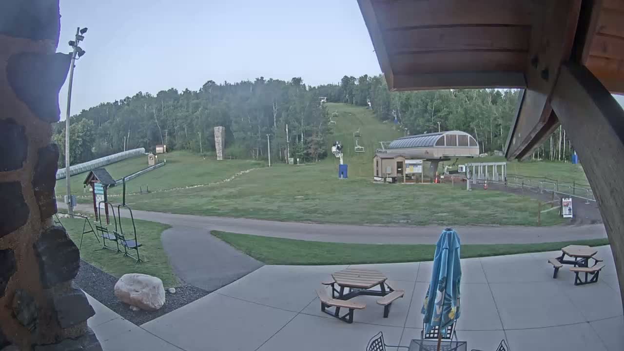 Giants Ridge Main Square, Ski Slopes & Cable Car Live Cam - Biwabik, Saint Louis, Minnesota, USA