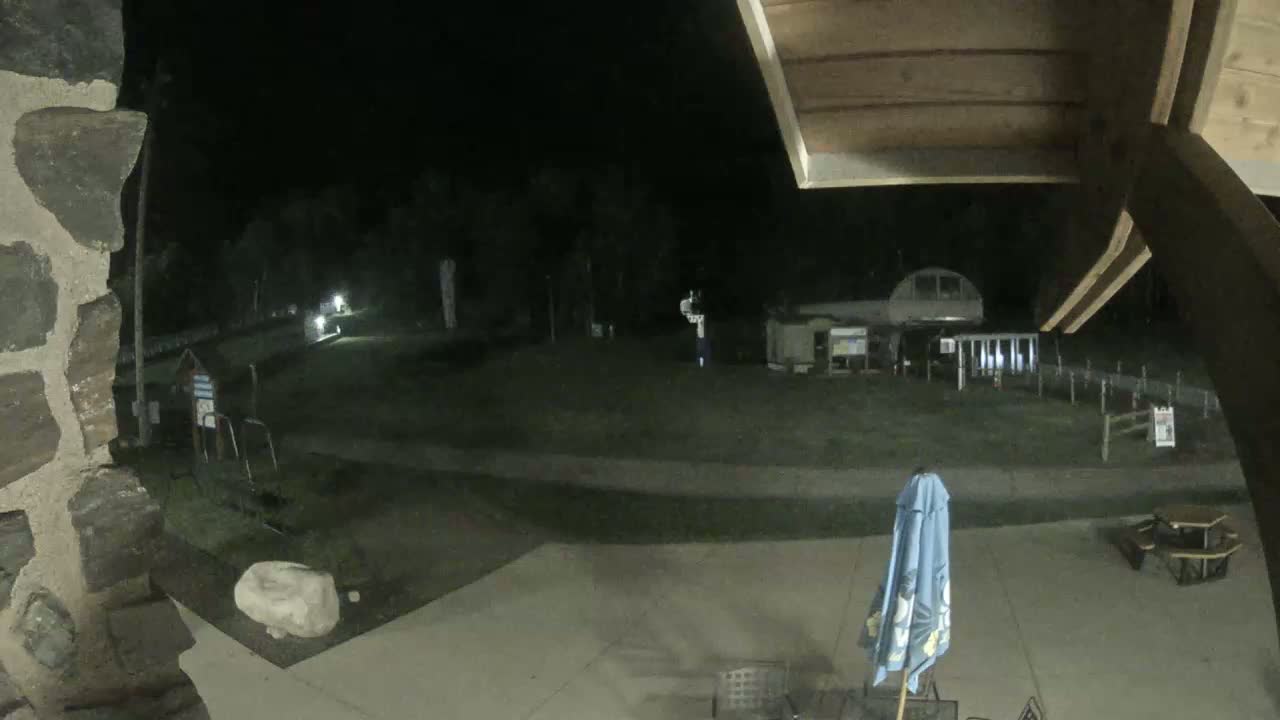 Giants Ridge Main Square, Ski Slopes & Cable Car Live Cam - Biwabik, Saint Louis, Minnesota, USA
