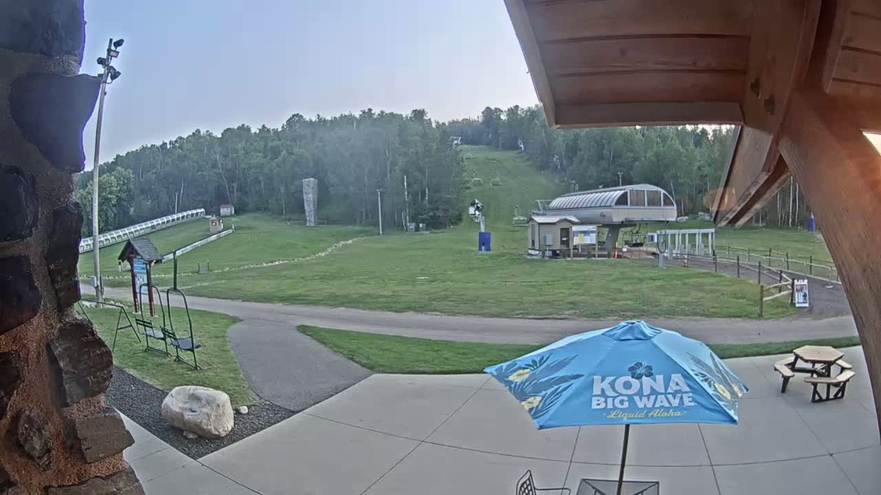 Giants Ridge Main Square, Ski Slopes & Cable Car Live Cam - Biwabik, Saint Louis, Minnesota, USA