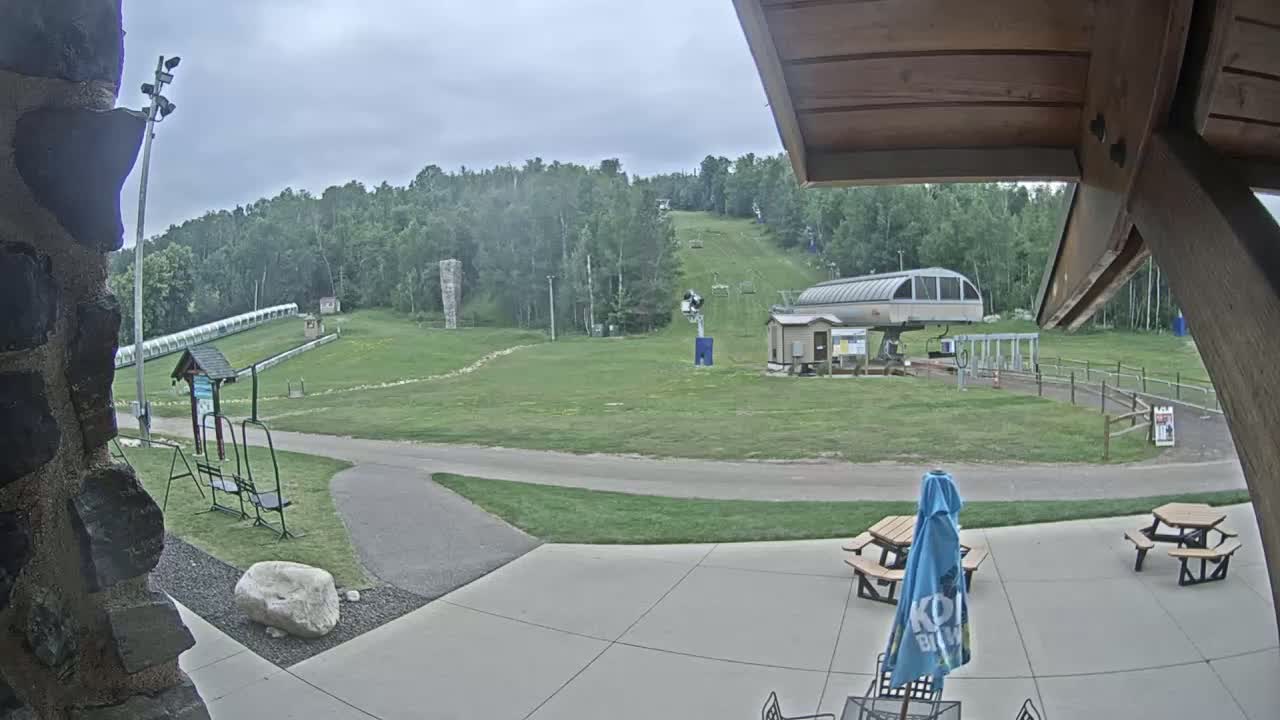 Giants Ridge Main Square, Ski Slopes & Cable Car Live Cam - Biwabik, Saint Louis, Minnesota, USA