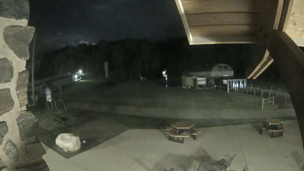 Giants Ridge Main Square, Ski Slopes & Cable Car Live Cam - Biwabik, Saint Louis, Minnesota, USA