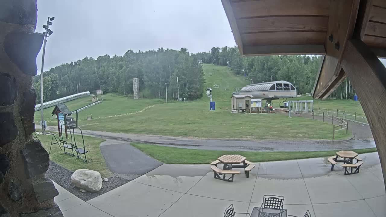 Giants Ridge Main Square, Ski Slopes & Cable Car Live Cam - Biwabik, Saint Louis, Minnesota, USA
