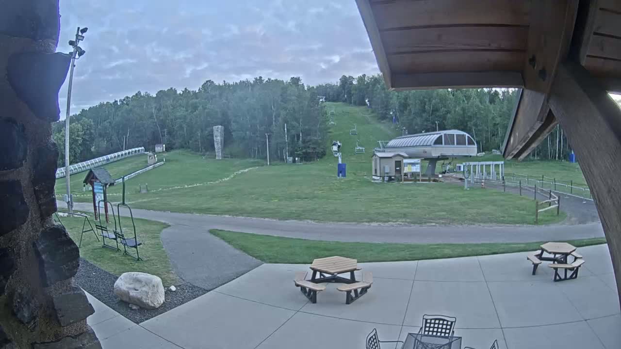 Giants Ridge Main Square, Ski Slopes & Cable Car Live Cam - Biwabik, Saint Louis, Minnesota, USA