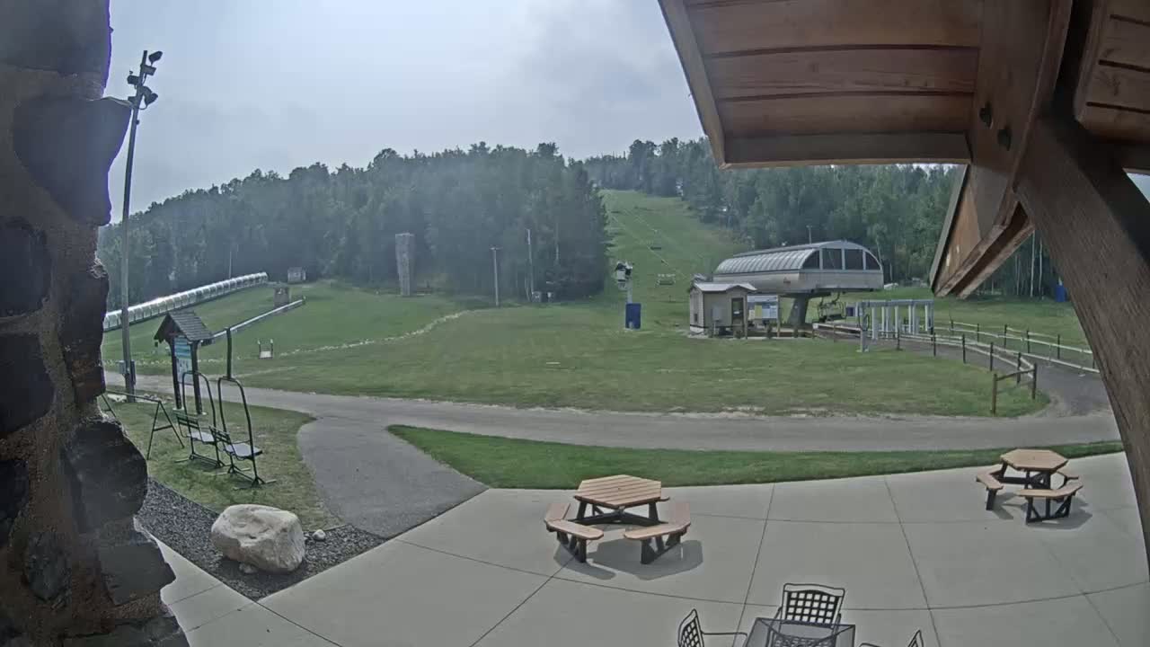 Giants Ridge Main Square, Ski Slopes & Cable Car Live Cam - Biwabik, Saint Louis, Minnesota, USA
