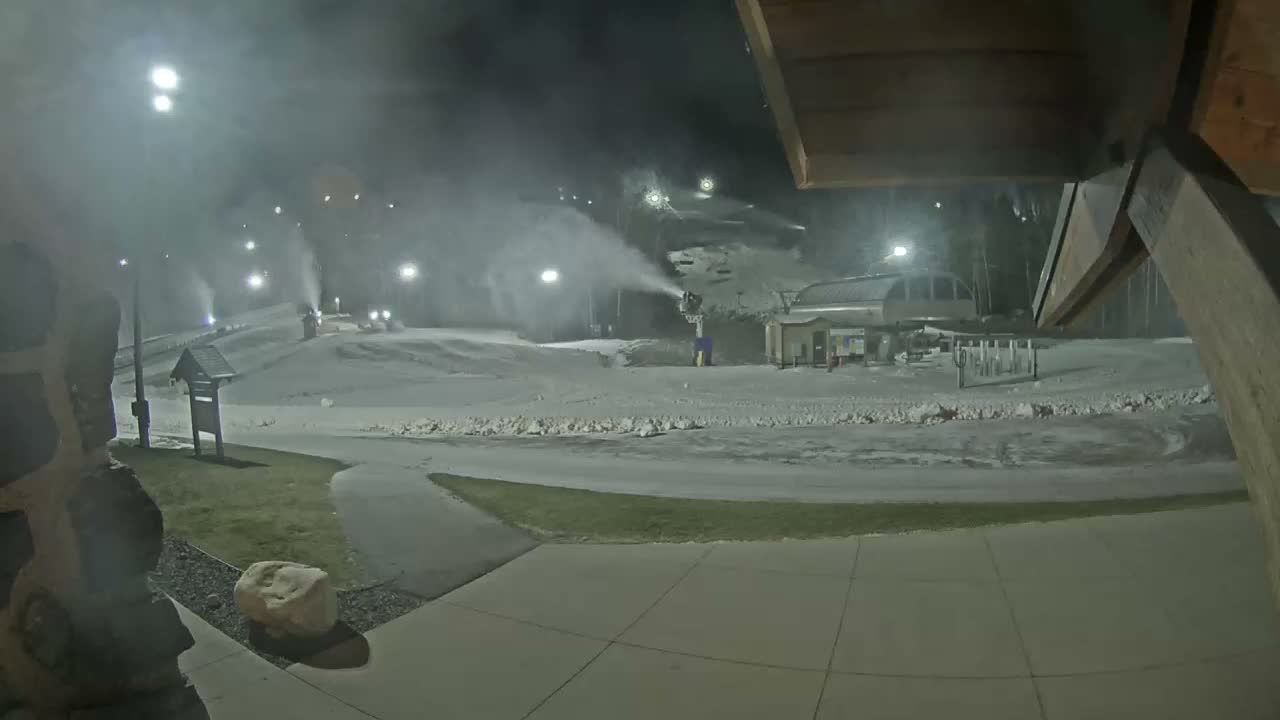 Giants Ridge Main Square, Ski Slopes & Cable Car Live Cam - Biwabik, Saint Louis, Minnesota, USA