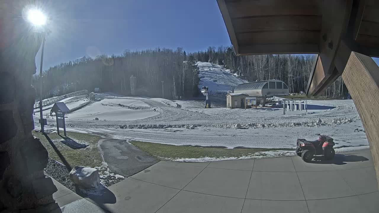 Giants Ridge Main Square, Ski Slopes & Cable Car Live Cam - Biwabik, Saint Louis, Minnesota, USA
