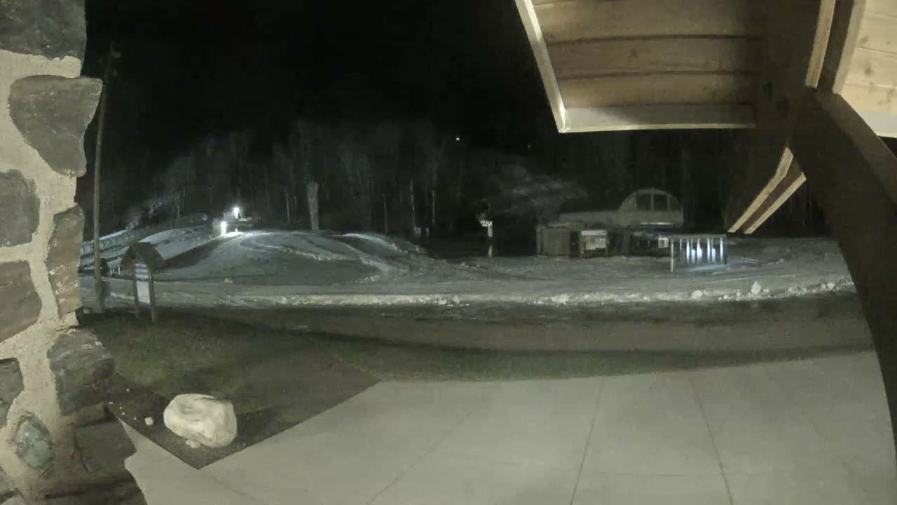 Giants Ridge Main Square, Ski Slopes & Cable Car Live Cam - Biwabik, Saint Louis, Minnesota, USA