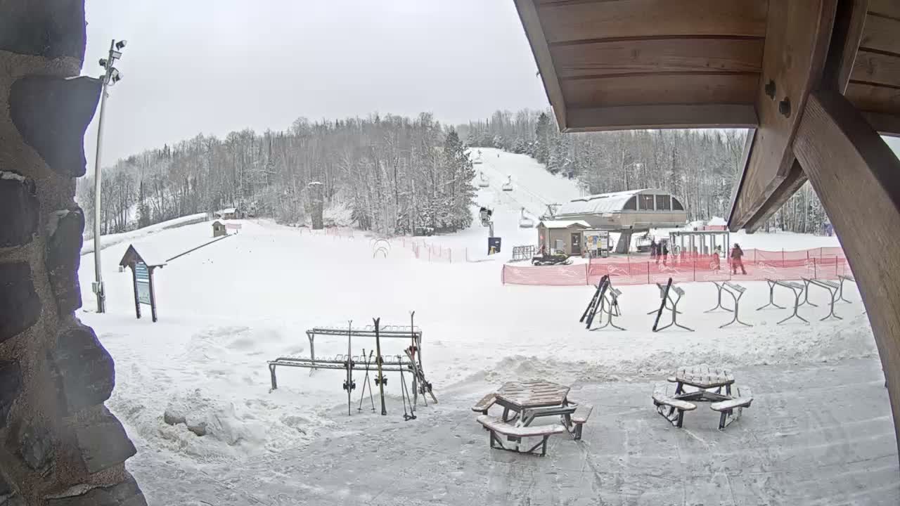 Giants Ridge Main Square, Ski Slopes & Cable Car Live Cam - Biwabik, Saint Louis, Minnesota, USA