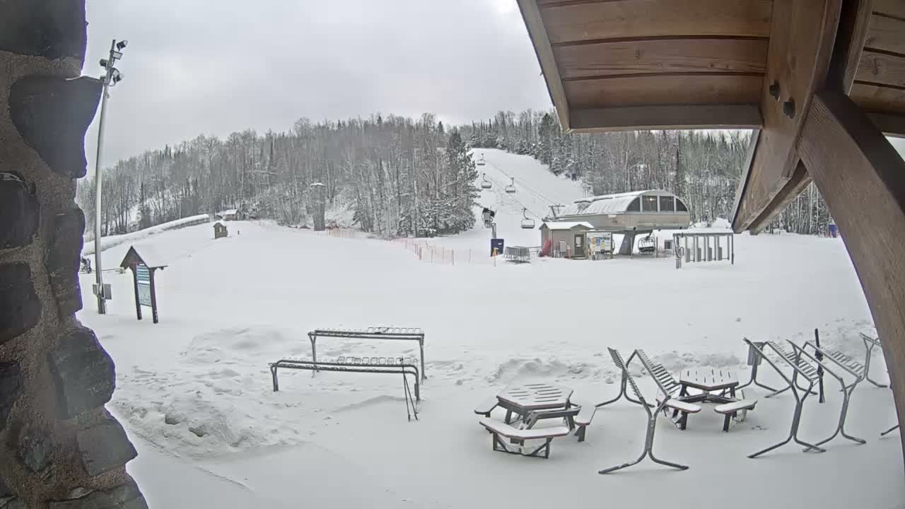 Giants Ridge Main Square, Ski Slopes & Cable Car Live Cam - Biwabik, Saint Louis, Minnesota, USA
