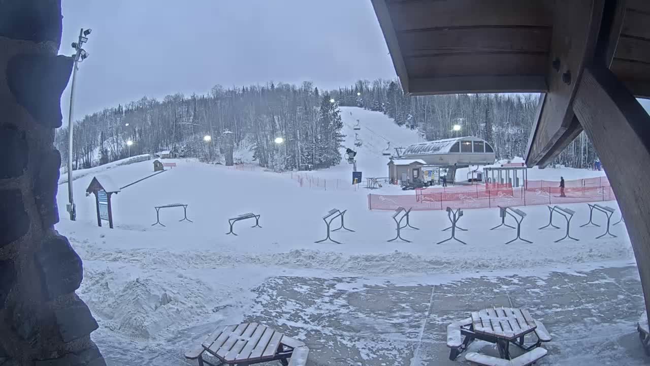 Giants Ridge Main Square, Ski Slopes & Cable Car Live Cam - Biwabik, Saint Louis, Minnesota, USA