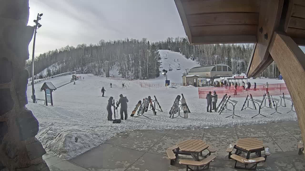 Giants Ridge Main Square, Ski Slopes & Cable Car Live Cam - Biwabik, Saint Louis, Minnesota, USA