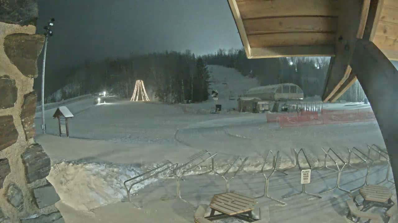 Giants Ridge Main Square, Ski Slopes & Cable Car Live Cam - Biwabik, Saint Louis, Minnesota, USA