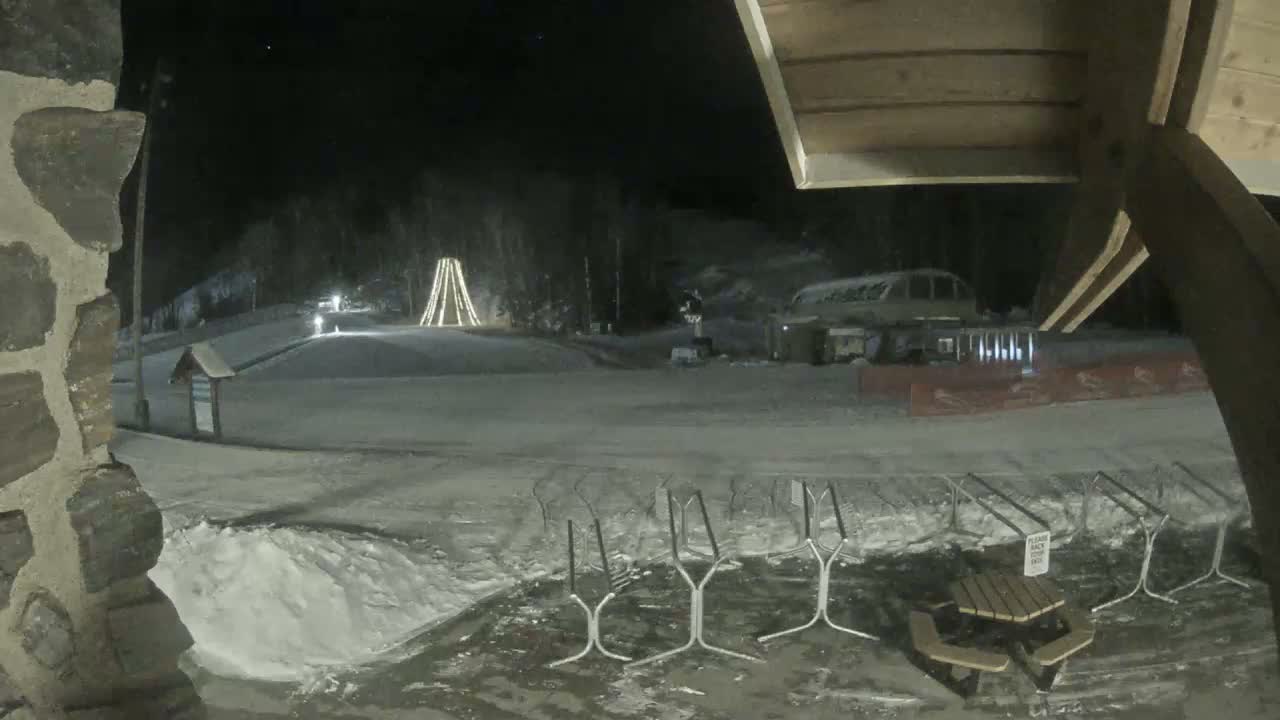 Giants Ridge Main Square, Ski Slopes & Cable Car Live Cam - Biwabik, Saint Louis, Minnesota, USA