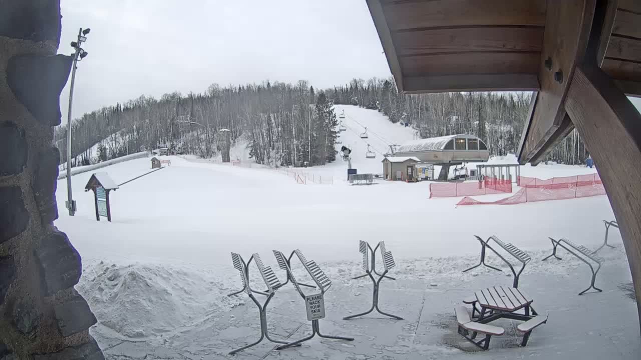 Giants Ridge Main Square, Ski Slopes & Cable Car Live Cam - Biwabik, Saint Louis, Minnesota, USA