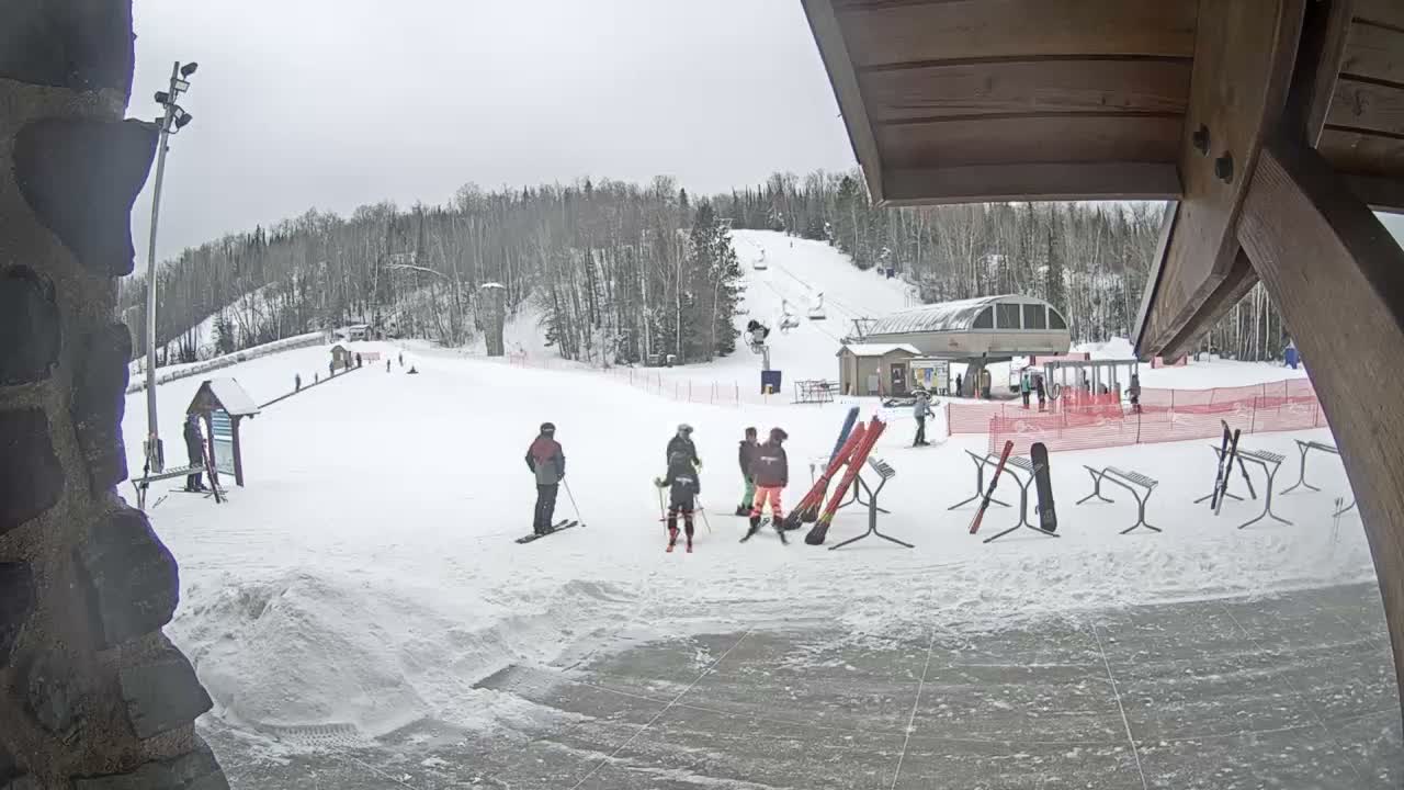 Giants Ridge Main Square, Ski Slopes & Cable Car Live Cam - Biwabik, Saint Louis, Minnesota, USA