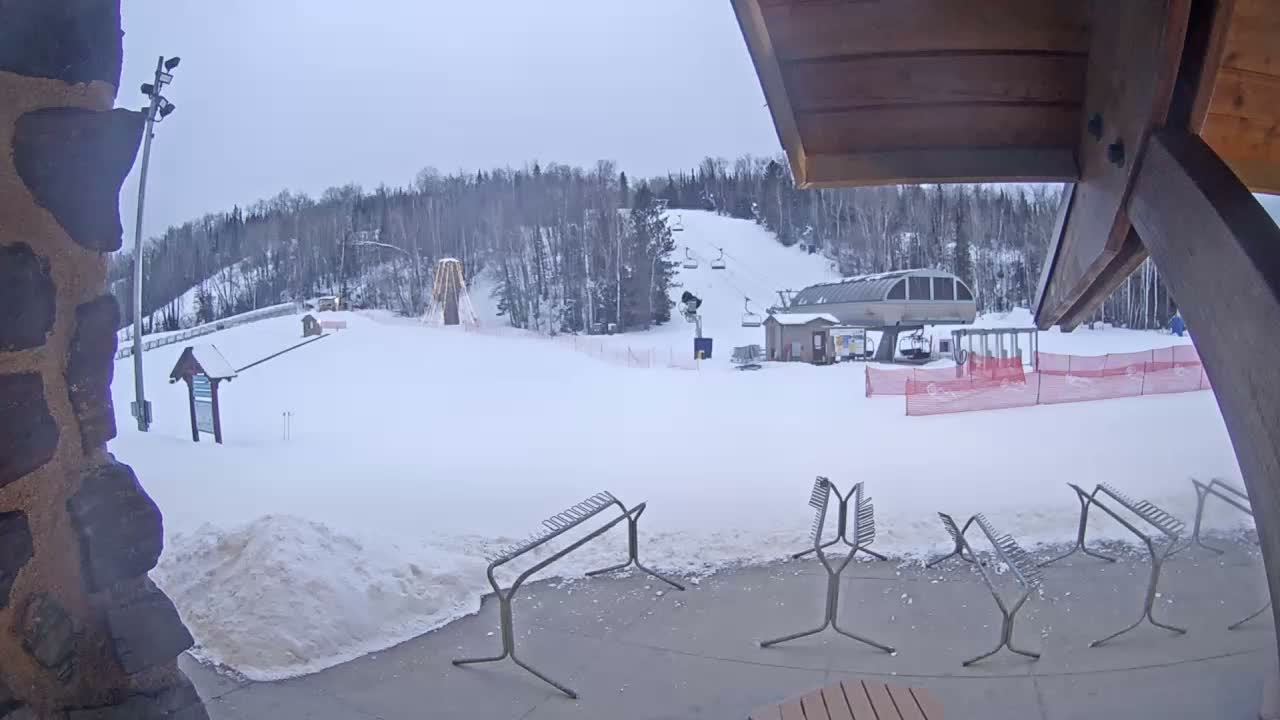 Giants Ridge Main Square, Ski Slopes & Cable Car Live Cam - Biwabik, Saint Louis, Minnesota, USA