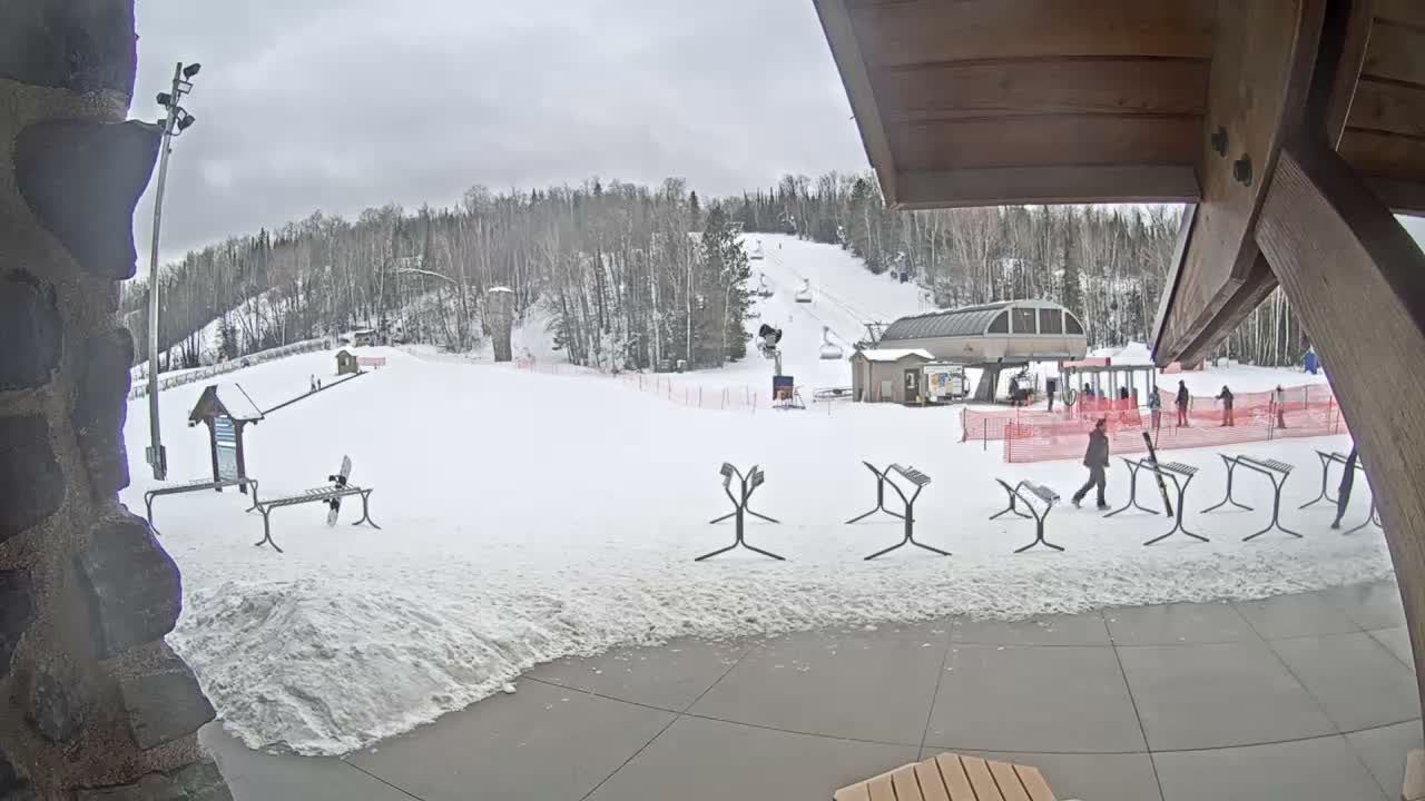 Giants Ridge Main Square, Ski Slopes & Cable Car Live Cam - Biwabik, Saint Louis, Minnesota, USA