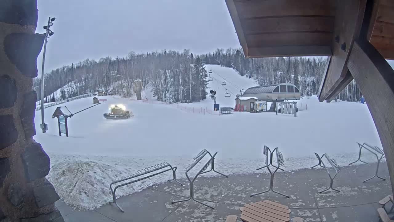 Giants Ridge Main Square, Ski Slopes & Cable Car Live Cam - Biwabik, Saint Louis, Minnesota, USA