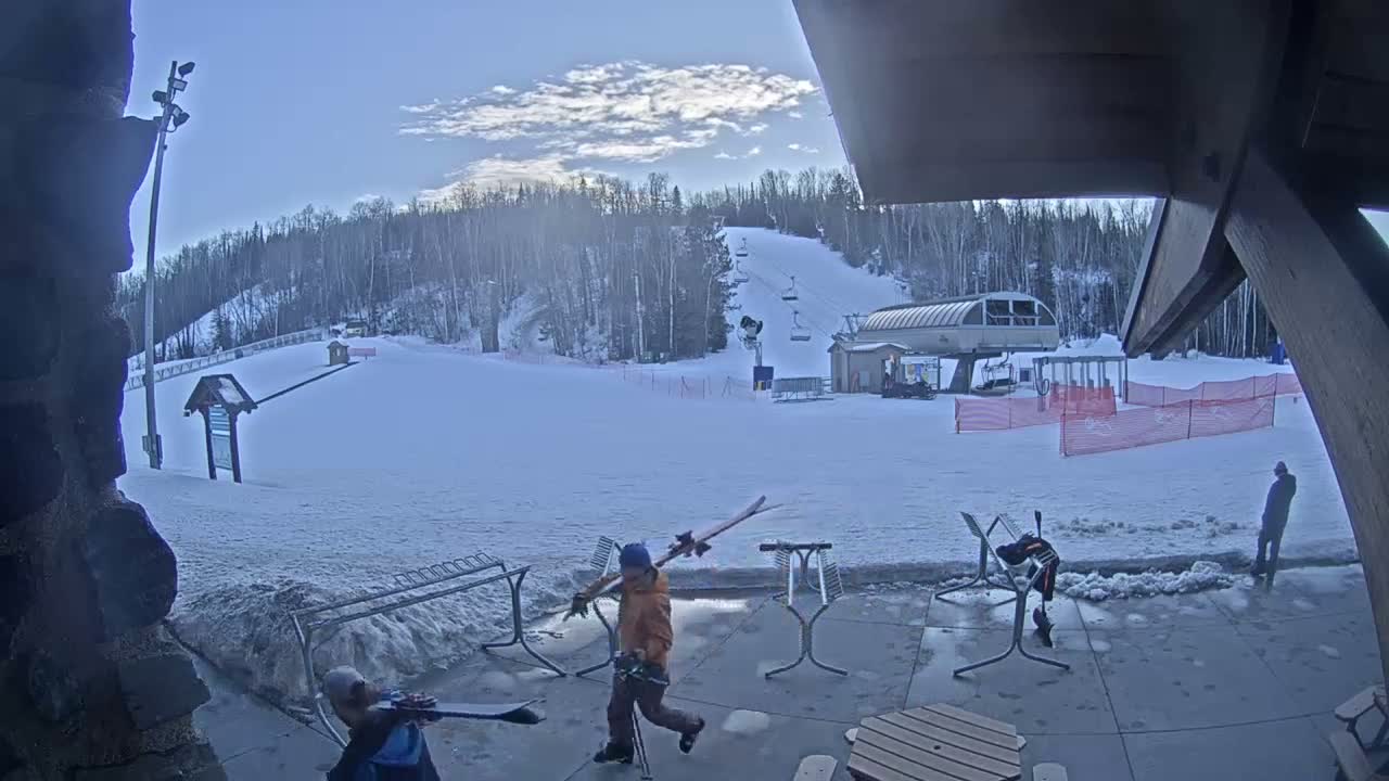 Giants Ridge Main Square, Ski Slopes & Cable Car Live Cam - Biwabik, Saint Louis, Minnesota, USA