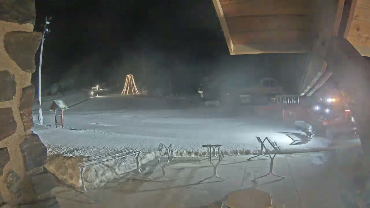 Giants Ridge Main Square, Ski Slopes & Cable Car Live Cam - Biwabik, Saint Louis, Minnesota, USA