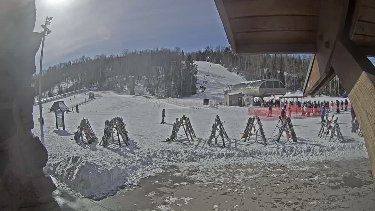 Giants Ridge Main Square, Ski Slopes & Cable Car Live Cam - Biwabik, Saint Louis, Minnesota, USA