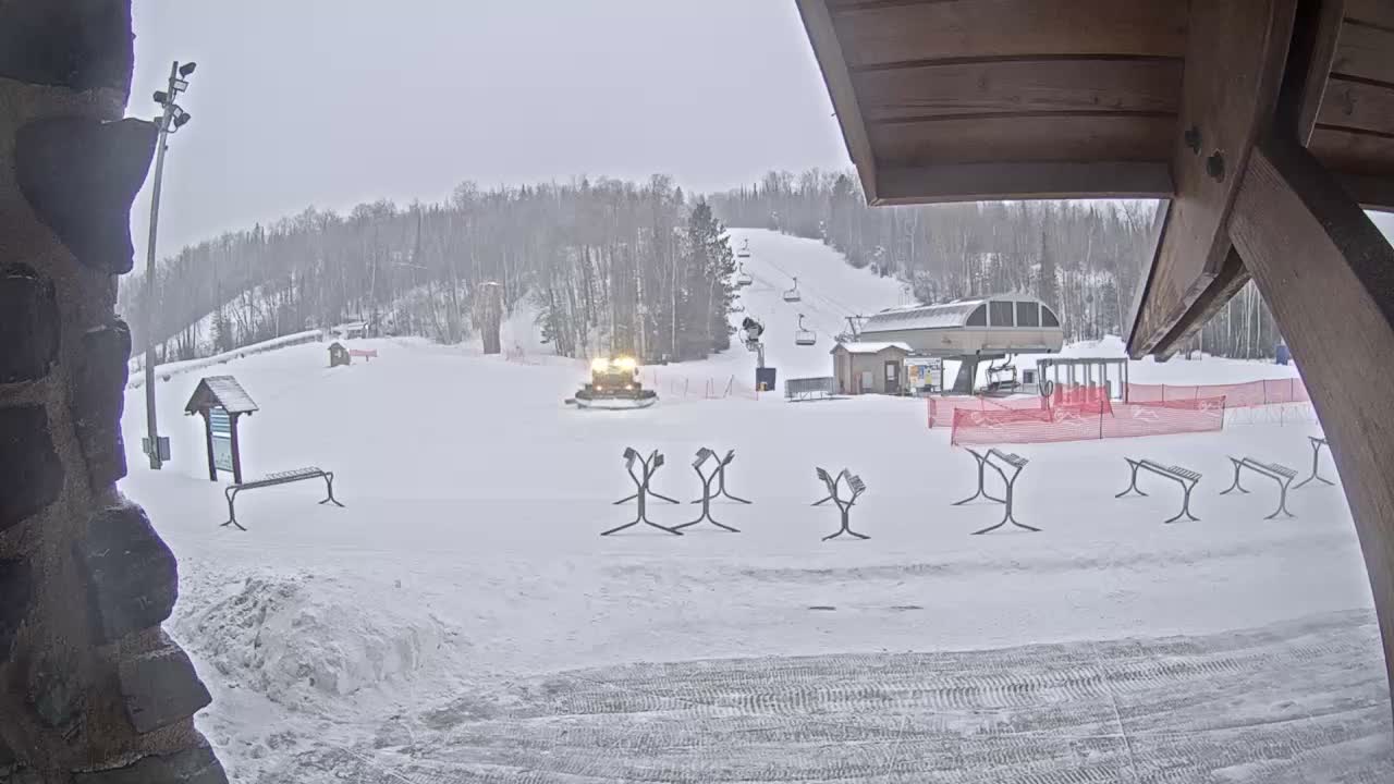Giants Ridge Main Square, Ski Slopes & Cable Car Live Cam - Biwabik, Saint Louis, Minnesota, USA