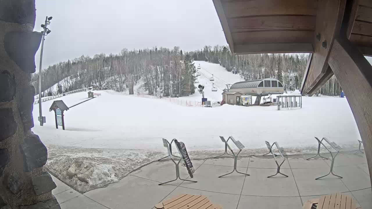 Giants Ridge Main Square, Ski Slopes & Cable Car Live Cam - Biwabik, Saint Louis, Minnesota, USA