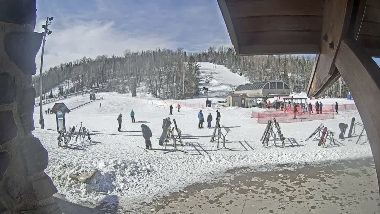 Giants Ridge Main Square, Ski Slopes & Cable Car Live Cam - Biwabik, Saint Louis, Minnesota, USA